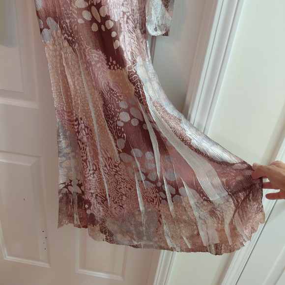 Komarov Floral Long Sleeve Dress in Shimmer and Cream - Picture 7 of 8